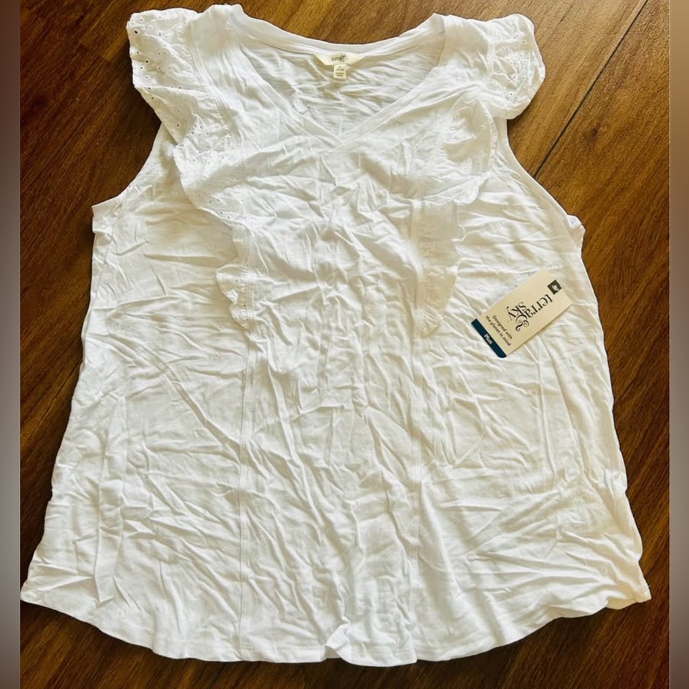 Terra & Sky White Ruffled Sleeveless Blouse